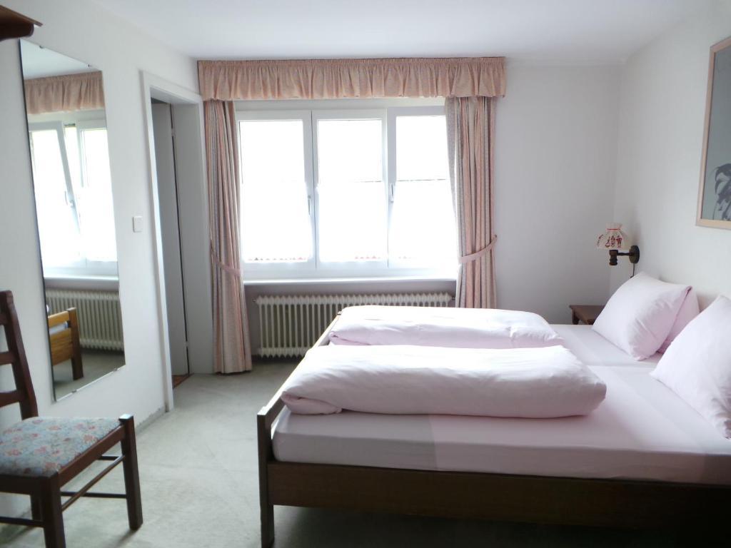 Hotel B&B Casa La Val Sedrun Quarto foto